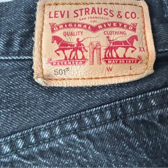 Black Levi’s 501 Shorts Women’s 4 Button Fly No Zipper 100% Cotton Waist 30 - Picture 6 of 10